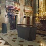 ArchitektInnen / KünstlerInnen: Marc Tesar<br>Projekt: Altar und Ambo in der Kirche St. Anna in Wien<br>Aufnahmedatum: 10/06<br>Format: 4x5'' C-Dia<br>Lieferformat: Dia-Duplikat, Scan 300 dpi<br>Bestell-Nummer: 12817/A<br>