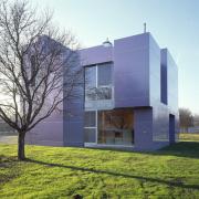 ArchitektInnen / KünstlerInnen: PPAG architects ztgmbh<br>Projekt: Haus in Zurndorf - PA 2 <br>Aufnahmedatum: 11/06<br>Format: 4x5'' C-Dia<br>Lieferformat: Dia-Duplikat, Scan 300 dpi<br>Bestell-Nummer: 12824/D<br>