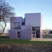 ArchitektInnen / KünstlerInnen: PPAG architects ztgmbh<br>Projekt: Haus in Zurndorf - PA 2 <br>Aufnahmedatum: 11/06<br>Format: 4x5'' C-Dia<br>Lieferformat: Dia-Duplikat, Scan 300 dpi<br>Bestell-Nummer: 12825/A<br>