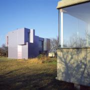 ArchitektInnen / KünstlerInnen: PPAG architects ztgmbh<br>Projekt: Haus in Zurndorf - PA 2 <br>Aufnahmedatum: 11/06<br>Format: 4x5'' C-Dia<br>Lieferformat: Dia-Duplikat, Scan 300 dpi<br>Bestell-Nummer: 12825/B<br>