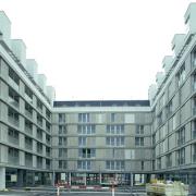 ArchitektInnen / KünstlerInnen: Elsa Prochazka<br>Projekt: Wohnhausanlage Donaufelderhof<br>Aufnahmedatum: 05/99<br>Format: 4x5'' C-Dia<br>Lieferformat: Dia-Duplikat, Scan 300 dpi<br>Bestell-Nummer: 8551/A4<br>