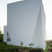 ArchitektInnen / KünstlerInnen: Henke Schreieck Architekten, Ursula Aichwalder<br>Projekt: Kloster St Gabriel<br>Aufnahmedatum: 04/10<br>Format: 4x5'' C-Dia<br>Lieferformat: Scan 300 dpi<br>Bestell-Nummer: 13002/C<br>