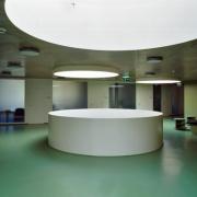 ArchitektInnen / KünstlerInnen: ARTEC Architekten<br>Projekt: Eingangspavillon SMZ Süd<br>Aufnahmedatum: 10/10<br>Format: 4x5'' C-Dia<br>Lieferformat: Scan 300 dpi<br>Bestell-Nummer: 13081/D<br>