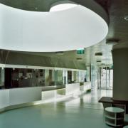 ArchitektInnen / KünstlerInnen: ARTEC Architekten<br>Projekt: Eingangspavillon SMZ Süd<br>Aufnahmedatum: 10/10<br>Format: 4x5'' C-Dia<br>Lieferformat: Scan 300 dpi<br>Bestell-Nummer: 13081/B<br>