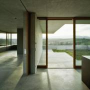 ArchitektInnen / KünstlerInnen: Henke Schreieck Architekten<br>Projekt: Haus mit zwei Höfen<br>Aufnahmedatum: 03/12<br>Format: 4x5'' C-Dia<br>Lieferformat: Scan 300 dpi<br>Bestell-Nummer: 13169/B<br>