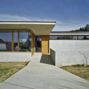 ArchitektInnen / KünstlerInnen: Henke Schreieck Architekten<br>Projekt: Haus mit zwei Höfen<br>Aufnahmedatum: 03/12<br>Format: 4x5'' C-Dia<br>Lieferformat: Scan 300 dpi<br>Bestell-Nummer: 13166/D<br>