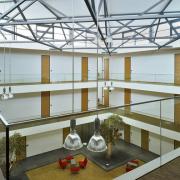 ArchitektInnen / KünstlerInnen: Adolf Krischanitz<br>Projekt: Bürogebäude J.<br>Aufnahmedatum: 07/12<br>Format: 4x5'' C-Dia<br>Lieferformat: Scan 300 dpi<br>Bestell-Nummer: 13177/C<br>