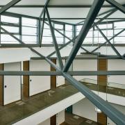 ArchitektInnen / KünstlerInnen: Adolf Krischanitz<br>Projekt: Bürogebäude J.<br>Aufnahmedatum: 07/12<br>Format: 4x5'' C-Dia<br>Lieferformat: Scan 300 dpi<br>Bestell-Nummer: 13181/C<br>