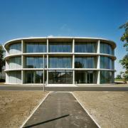 ArchitektInnen / KünstlerInnen: Adolf Krischanitz<br>Projekt: Bürogebäude J.<br>Aufnahmedatum: 07/12<br>Format: 4x5'' C-Dia<br>Lieferformat: Scan 300 dpi<br>Bestell-Nummer: 13175/A<br>