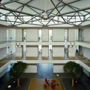 ArchitektInnen / KünstlerInnen: Adolf Krischanitz<br>Projekt: Bürogebäude J.<br>Aufnahmedatum: 07/12<br>Format: 4x5'' C-Dia<br>Lieferformat: Scan 300 dpi<br>Bestell-Nummer: 13177/B<br>
