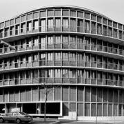 ArchitektInnen / KünstlerInnen: Herzog & de Meuron Architekten BSA/SIA/ETH<br>Projekt: Wohn- und Bürohaus Schwitter<br>Aufnahmedatum: 03/89<br>Format: 24x36mm SW<br>Lieferformat: Scan 300 dpi<br>Bestell-Nummer: N1529/28<br>