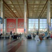 ArchitektInnen / KünstlerInnen: Robert Hartinger<br>Projekt: Westbahnhof<br>Aufnahmedatum: 09/06<br>Format: 4x5'' C-Neg<br>Lieferformat: Dia-Duplikat, Scan 300 dpi<br>Bestell-Nummer: N8180/B<br>