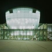 ArchitektInnen / KünstlerInnen: Klaus Kada<br>Projekt: Festspielhaus St. Pölten<br>Aufnahmedatum: 03/97<br>Format: 4x5'' C-Dia<br>Lieferformat: Dia-Duplikat, Scan 300 dpi<br>Bestell-Nummer: 6966/A<br>