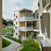ArchitektInnen / KünstlerInnen: Rüdiger Lainer<br>Projekt: iWP – Innovatives Wohn- und Pflegehaus Döbling<br>Aufnahmedatum: 07/12<br>Format: 4x5'' C-Dia<br>Lieferformat: Dia-Duplikat, Scan 300 dpi<br>Bestell-Nummer: 13187/B<br>