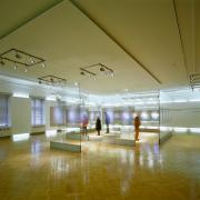 ArchitektInnen / KünstlerInnen: Eichinger oder Knechtl, Nancy Spero<br>Projekt: Jüdisches Museum Wien<br>Format: 4x5'' C-Dia<br>Lieferformat: Dia-Duplikat, Scan 300 dpi<br>Bestell-Nummer: 6081/D<br>