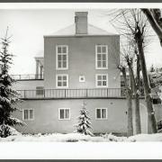 ArchitektInnen / KünstlerInnen: Oskar Wlach, Oskar Strnad<br>Projekt: Haus Hock - Haus in der Cobenzlgasse<br>Aufnahmedatum: 12/82<br>Format: 24x36mm SW<br>Lieferformat: Scan 300 dpi<br>Bestell-Nummer: N2061/29<br>