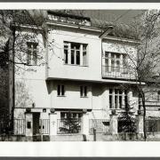 ArchitektInnen / KünstlerInnen: Adolf Loos<br>Projekt: Haus Strasser<br>Aufnahmedatum: 04/82<br>Format: 24x36mm SW<br>Lieferformat: Scan 300 dpi<br>Bestell-Nummer: N2010/37<br>