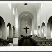 ArchitektInnen / KünstlerInnen: Johann Georg Gsteu, Friedrich Achleitner<br>Projekt: Rosenkranzkirche (Renovierung)<br>Aufnahmedatum: 04/82<br>Format: 24x36mm SW<br>Lieferformat: Scan 300 dpi<br>Bestell-Nummer: N2011/27<br>