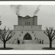 ArchitektInnen / KünstlerInnen: Clemens Holzmeister<br>Projekt: Krematorium Zentralfriedhof Wien<br>Aufnahmedatum: 04/82<br>Format: 24x36mm SW<br>Lieferformat: Scan 300 dpi<br>Bestell-Nummer: N2014/13<br>