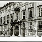 ArchitektInnen / KünstlerInnen: Johann Bernhard Fischer von Erlach<br>Projekt: Palais Batthyany-Schönborn<br>Aufnahmedatum: 07/82<br>Format: 24x36mm SW<br>Lieferformat: Scan 300 dpi<br>Bestell-Nummer: N2031/16<br>