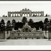 ArchitektInnen / KünstlerInnen: Jean Trehet<br>Projekt: Gloriette - Schloss Schönbrunn<br>Aufnahmedatum: 01/83<br>Format: 24x36mm SW<br>Lieferformat: Scan 300 dpi<br>Bestell-Nummer: N2070/30A<br>