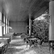 ArchitektInnen / KünstlerInnen: Oswald Haerdtl<br>Projekt: Volksgarten Restaurant Tanzcafé<br>Aufnahmedatum: 05/92<br>Format: 4x5'' SW<br>Lieferformat: Scan 300 dpi<br>Bestell-Nummer: N2686/03<br>