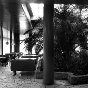 ArchitektInnen / KünstlerInnen: Oswald Haerdtl<br>Projekt: Volksgarten Restaurant Tanzcafé<br>Aufnahmedatum: 05/92<br>Format: 4x5'' SW<br>Lieferformat: Scan 300 dpi<br>Bestell-Nummer: N2687/12<br>