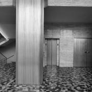 ArchitektInnen / KünstlerInnen: Carl Appel<br>Projekt: Gewerbehaus Salesianergasse<br>Aufnahmedatum: 08/92<br>Format: 4x5'' SW<br>Lieferformat: Scan 300 dpi<br>Bestell-Nummer: N2658/10<br>