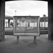 ArchitektInnen / KünstlerInnen: Fritz Pfeffer<br>Projekt: Kennedybrücke - Stadtbahnstation, U-Bahn Station<br>Aufnahmedatum: 08/91<br>Format: 4x5'' SW<br>Lieferformat: Scan 300 dpi<br>Bestell-Nummer: N2668/11<br>