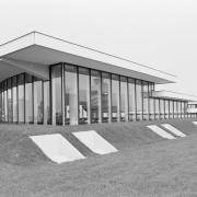 ArchitektInnen / KünstlerInnen: Rupert Falkner<br>Projekt: Flughafen Wien-Schwechat - Neue Ankunftshalle<br>Format: 24x36mm SW<br>Lieferformat: Scan 300 dpi<br>Bestell-Nummer: N963/15A<br>