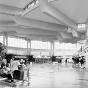 ArchitektInnen / KünstlerInnen: Rupert Falkner<br>Projekt: Flughafen Wien-Schwechat - Neue Ankunftshalle<br>Format: 24x36mm SW<br>Lieferformat: Scan 300 dpi<br>Bestell-Nummer: N963/18A<br>