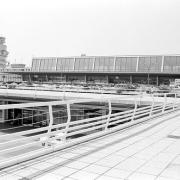 ArchitektInnen / KünstlerInnen: Rupert Falkner<br>Projekt: Flughafen Wien-Schwechat - Neue Ankunftshalle<br>Format: 24x36mm SW<br>Lieferformat: Scan 300 dpi<br>Bestell-Nummer: N2026/02A<br>