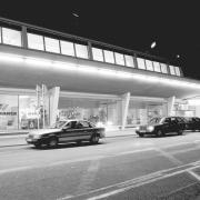 ArchitektInnen / KünstlerInnen: Rupert Falkner<br>Projekt: Flughafen Wien-Schwechat - Neue Ankunftshalle<br>Format: 24x36mm SW<br>Lieferformat: Scan 300 dpi<br>Bestell-Nummer: N2692/24A<br>
