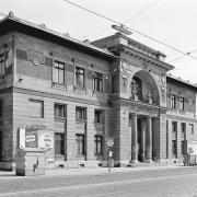 ArchitektInnen / KünstlerInnen: Otto Wagner<br>Projekt: Vorortelinie Station Gersthof<br>Aufnahmedatum: 03/82<br>Format: 24x36mm SW<br>Lieferformat: Scan 300 dpi<br>Bestell-Nummer: N2009/02<br>