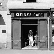 ArchitektInnen / KünstlerInnen: Hermann Czech<br>Projekt: Kleines Café<br>Aufnahmedatum: 08/82<br>Format: 24x36mm SW<br>Lieferformat: Scan 300 dpi<br>Bestell-Nummer: N2035/25<br>