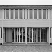 ArchitektInnen / KünstlerInnen: Wolfgang Ritsch<br>Projekt: Bürohaus Stemmer<br>Aufnahmedatum: 08/91<br>Format: 24x36mm SW<br>Lieferformat: Scan 300 dpi<br>Bestell-Nummer: N2383/28<br>