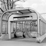 ArchitektInnen / KünstlerInnen: Wilhelm Holzbauer<br>Projekt: U-Bahnstation Keplerplatz<br>Aufnahmedatum: 01/83<br>Format: 24x36mm SW<br>Lieferformat: Scan 300 dpi<br>Bestell-Nummer: N2067/15<br>