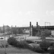 ArchitektInnen / KünstlerInnen: Otto Wagner<br>Projekt: Stadtbahnbrücke über den Wienfluss<br>Aufnahmedatum: 02/81<br>Format: 24x36mm SW<br>Lieferformat: Scan 300 dpi<br>Bestell-Nummer: N204/39A<br>