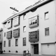 ArchitektInnen / KünstlerInnen: Johannes Spalt<br>Projekt: Wohnhausanlage Varnhagengasse<br>Aufnahmedatum: 09/87<br>Format: 24x36mm SW<br>Lieferformat: Scan 300 dpi<br>Bestell-Nummer: N1288/12<br>