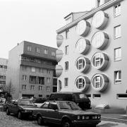 ArchitektInnen / KünstlerInnen: Johann Georg Gsteu<br>Projekt: Wohnhausanlage Weiglgasse<br>Aufnahmedatum: 01/88<br>Format: 24x36mm SW<br>Lieferformat: Scan 300 dpi<br>Bestell-Nummer: N1295/03<br>