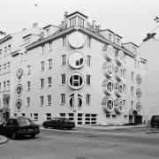 ArchitektInnen / KünstlerInnen: Johann Georg Gsteu<br>Projekt: Wohnhausanlage Weiglgasse<br>Aufnahmedatum: 01/88<br>Format: 24x36mm SW<br>Lieferformat: Scan 300 dpi<br>Bestell-Nummer: N1295/04<br>