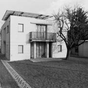 ArchitektInnen / KünstlerInnen: Henke Schreieck Architekten<br>Projekt: Wohnhaus in Wien-Mauer<br>Aufnahmedatum: 01/88<br>Format: 24x36mm SW<br>Lieferformat: Scan 300 dpi<br>Bestell-Nummer: N1296/12A<br>
