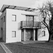 ArchitektInnen / KünstlerInnen: Henke Schreieck Architekten<br>Projekt: Wohnhaus in Wien-Mauer<br>Aufnahmedatum: 01/88<br>Format: 24x36mm SW<br>Lieferformat: Scan 300 dpi<br>Bestell-Nummer: N1296/14A<br>