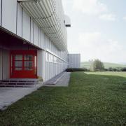 ArchitektInnen / KünstlerInnen: Klinger & Müller<br>Projekt: Landeskrankenhaus Rohrbach<br>Aufnahmedatum: 05/90<br>Format: 4x5'' C-Dia<br>Lieferformat: Scan 300 dpi<br>Bestell-Nummer: 423/02<br>