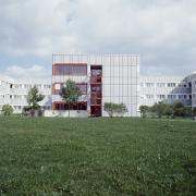 ArchitektInnen / KünstlerInnen: Klinger & Müller<br>Projekt: Landeskrankenhaus Rohrbach<br>Aufnahmedatum: 05/90<br>Format: 4x5'' C-Dia<br>Lieferformat: Scan 300 dpi<br>Bestell-Nummer: 423/04<br>