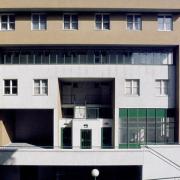 ArchitektInnen / KünstlerInnen: Wilhelm Holzbauer<br>Projekt: Wohnhausanlage ''Wohnen morgen'', Wien<br>Aufnahmedatum: 09/86<br>Format: 24x36mm C-Dia<br>Lieferformat: Scan 300 dpi<br>Bestell-Nummer: 584/02<br>