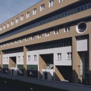 ArchitektInnen / KünstlerInnen: Wilhelm Holzbauer<br>Projekt: Wohnhausanlage ''Wohnen morgen'', Wien<br>Aufnahmedatum: 09/86<br>Format: 24x36mm C-Dia<br>Lieferformat: Scan 300 dpi<br>Bestell-Nummer: 584/03<br>
