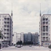 ArchitektInnen / KünstlerInnen: Rudolf Perco<br>Projekt: Wohnhausanlage Friedrich-Engels-Platz<br>Aufnahmedatum: 04/82<br>Format: 24x36mm SW<br>Lieferformat: Scan 300 dpi<br>Bestell-Nummer: 1566/32<br>