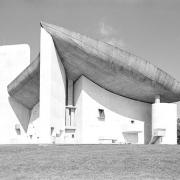 ArchitektInnen / KünstlerInnen: Le Corbusier<br>Projekt: Notre-Dame-du-Haut, Kapelle in Ronchamp<br>Aufnahmedatum: 08/81<br>Format: 24x36mm C-Dia<br>Lieferformat: Scan 300 dpi<br>Bestell-Nummer: N417/06<br>