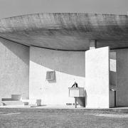 ArchitektInnen / KünstlerInnen: Le Corbusier<br>Projekt: Notre-Dame-du-Haut, Kapelle in Ronchamp<br>Aufnahmedatum: 08/81<br>Format: 24x36mm C-Dia<br>Lieferformat: Scan 300 dpi<br>Bestell-Nummer: N417/13<br>